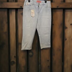 1 NWT Comfort Denim Striped Light Blue Cropped Jeans size 12